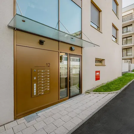 Exquis Design 2br Hansen I Balcony I Mercedes & Us Army I Parking I Stuttgart 公寓